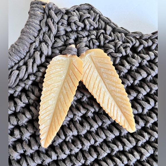 TOMMY BAHAMA | LIKE NEW! - Picture 2 of 13